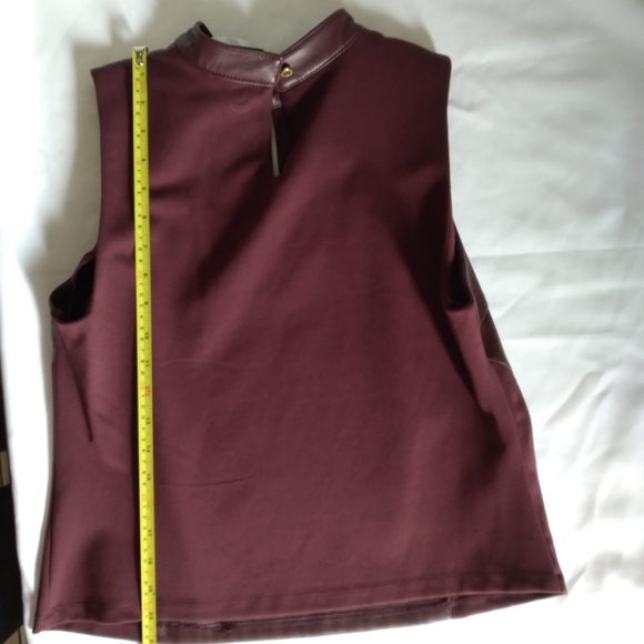☆NWT☆ Mark New York Burgundy Faux Leather Sleeveless Top Mock Neck With Keyhole - Picture 8 of 12